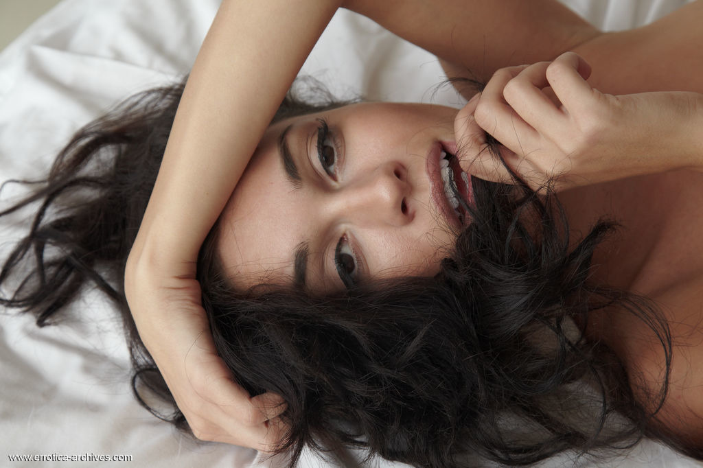 Erotic Brunette Karen Wakes Up Horny
