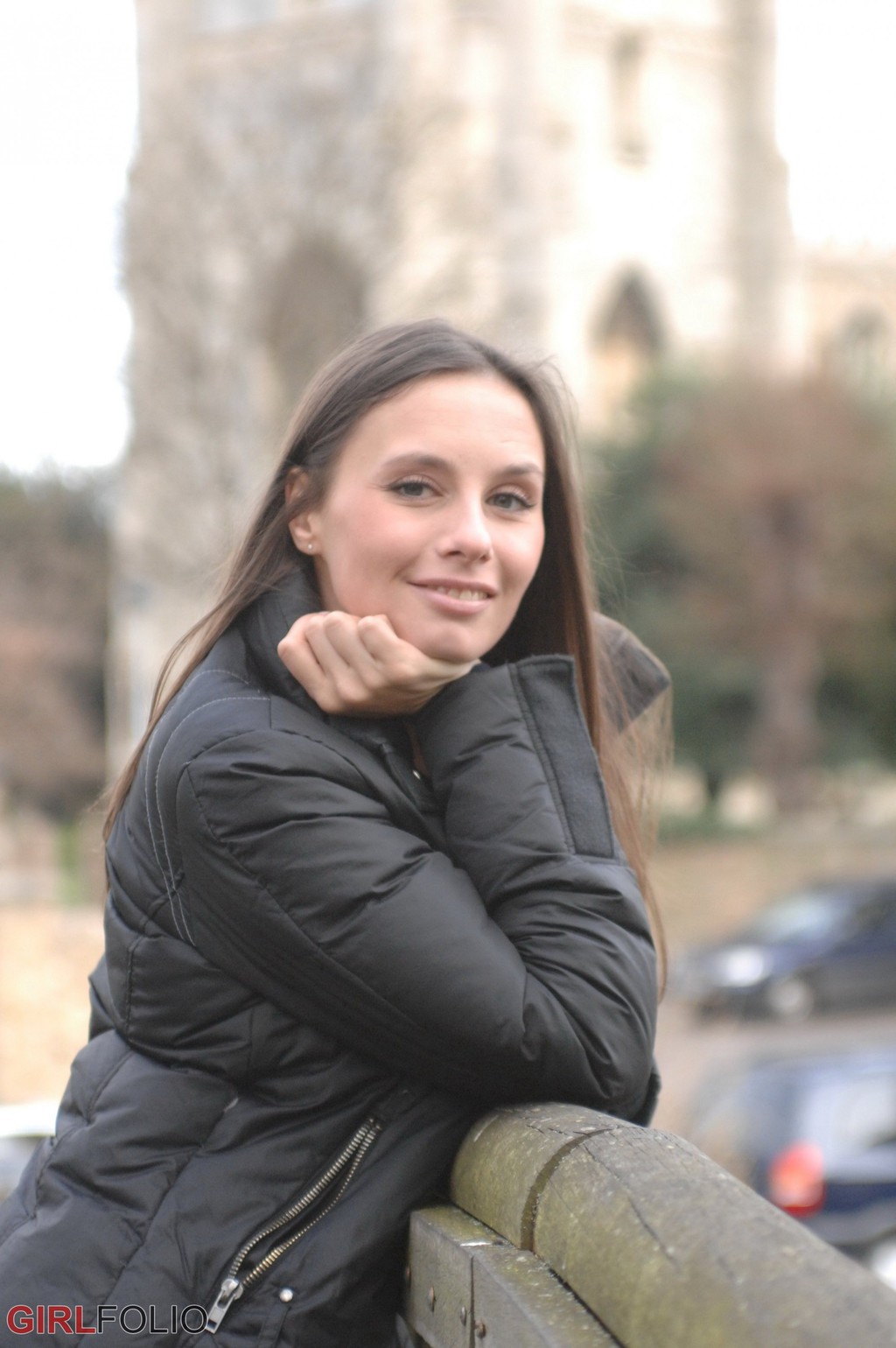 Lola Shows Her Tight Pussy