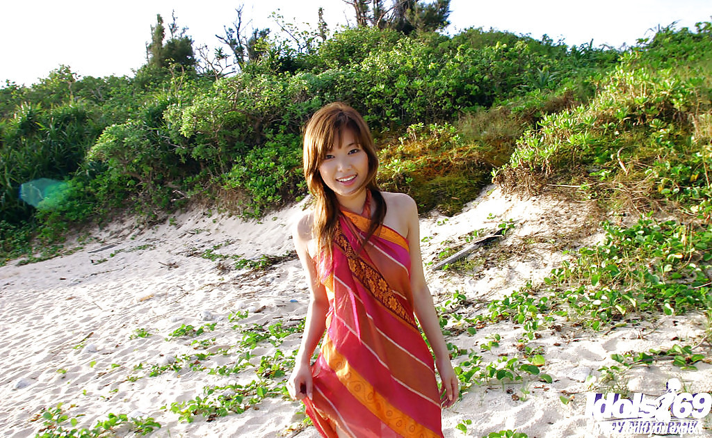 Adorable Asian Babe Yua Aida