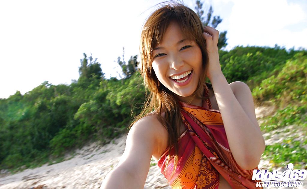 Adorable Asian Babe Yua Aida