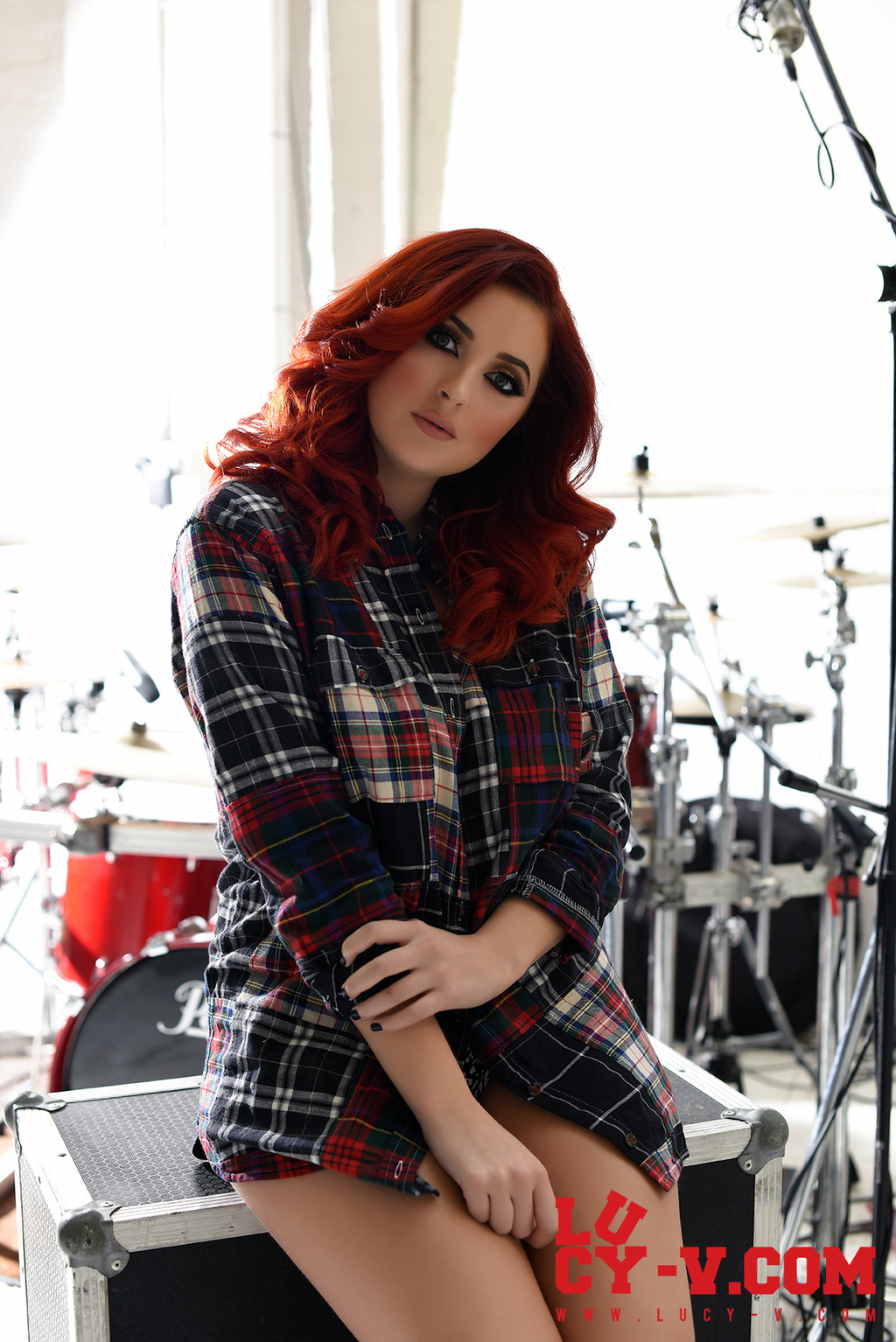 Lucy V Spreads Open Her Plaid Shirt