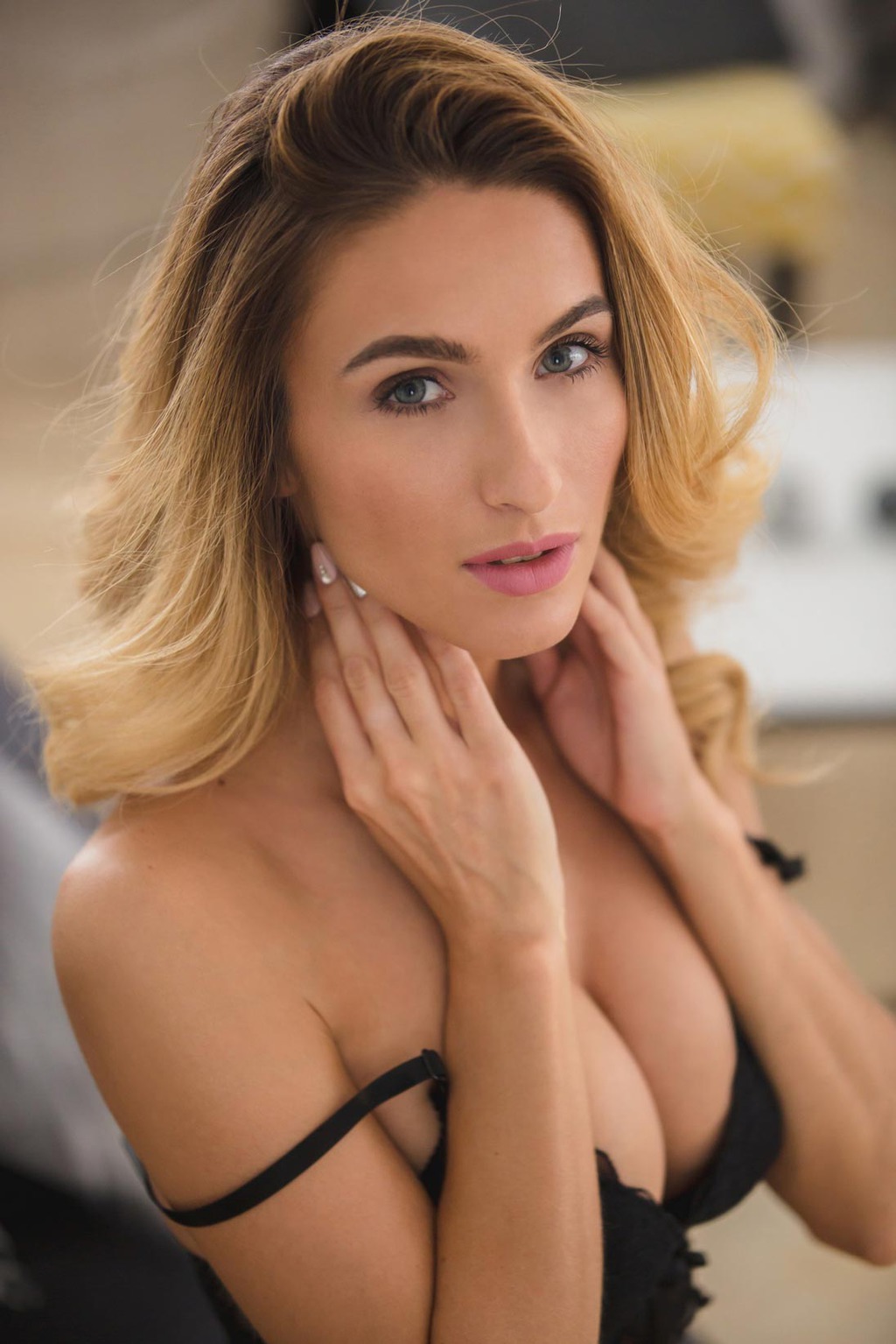 Cara Mell Shows Off Her Naked Body For Playboy