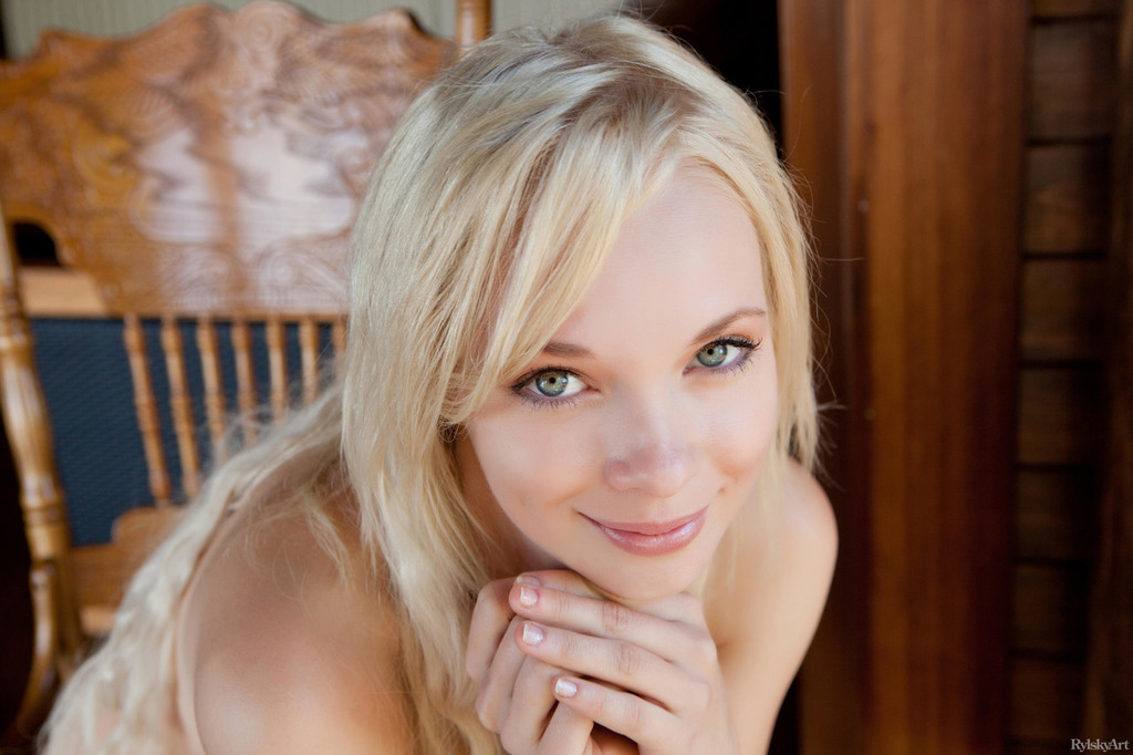 Alluring Blonde Teen Displays Her Breathtaking Body